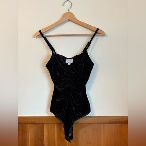 Bison Bisou Elegant Black Velvet Bodysuit